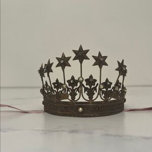 Ornate Bronze Star Crown Decorative Accent